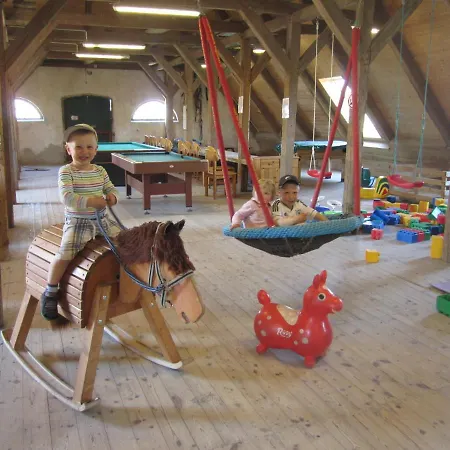 Ferienbauernhof Liesenberg Ferienreihenhaus Obstwiese Fehmarn