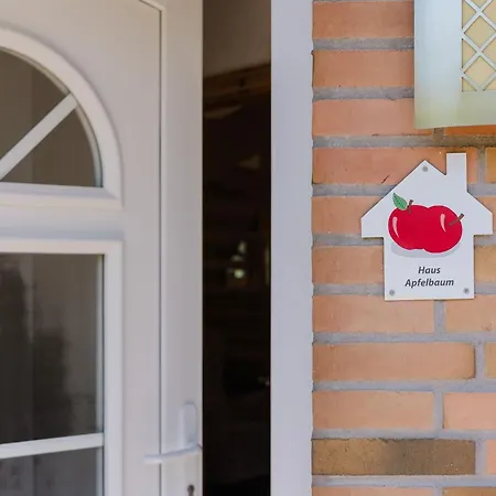 Apartment Ferienbauernhof Liesenberg Ferienreihenhaus Obstwiese Fehmarn