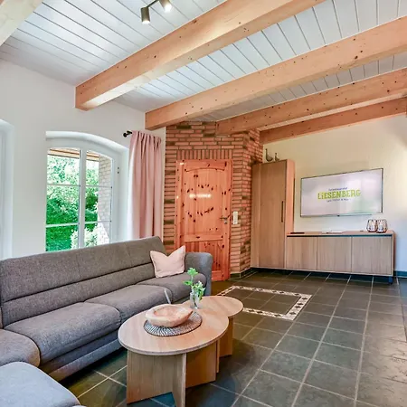 Ferienbauernhof Liesenberg Ferienreihenhaus Obstwiese *